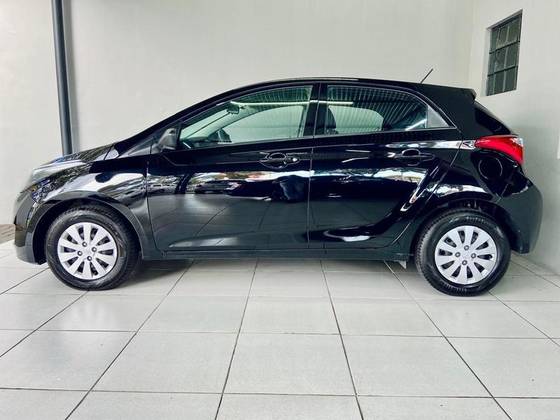 HYUNDAI HB20 1.0 COMFORT PLUS 12V FLEX 4P MANUAL